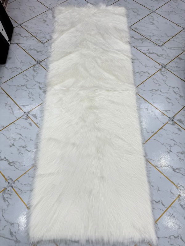 Luxurious Soft Faux Sheepskin Fur Rug - Image 3